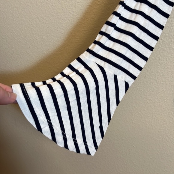 *3/$15* Bundle of Dip Shirt and Dress - Picture 12 of 15